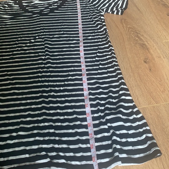 Caution to The Wind T-shirt dress in size M in excellent condition!size M - Picture 3 of 5